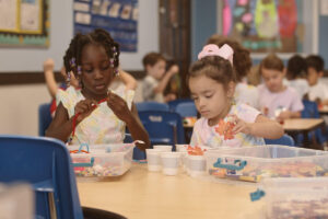 two children at an early education franchise